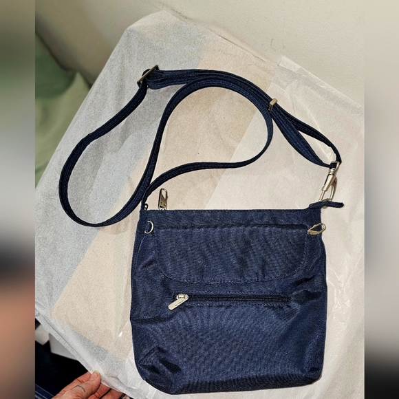 Travelon Bags Travelon Anti Theft Classic Crossbody Bag Euc Poshmark
